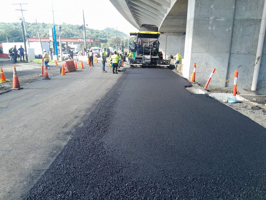 La rehabilitación de los dos carriles bajo el viaducto del proyecto Corredor de las Playas, ubicado en La Chorrera, avanza con un 60% de progreso, según informó el Ministerio de Obras Públicas (MOP). La rehabilitación de los dos carriles bajo el viaducto del proyecto Corredor de las Playas, ubicado en La Chorrera, avanza con un 60% de progreso, según informó el Ministerio de Obras Públicas (MOP).