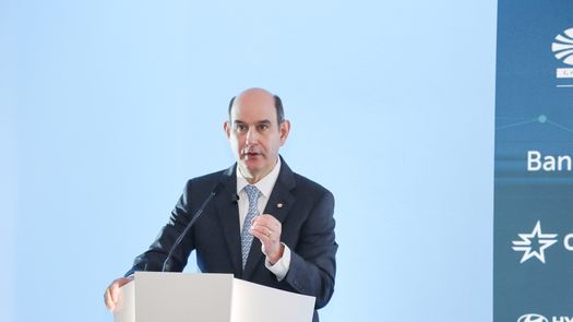Chapman presenta hoja de ruta para crecimiento económico sostenido y mayor inversión