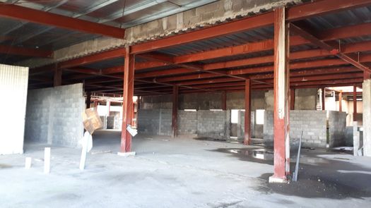 La construcción de la policlínica en Bajo Boquete ha sido motivo de múltiples protestas por parte de los residentes del distrito, la cual fue iniciada en el año 2012 y fue paralizada en el año 2014.