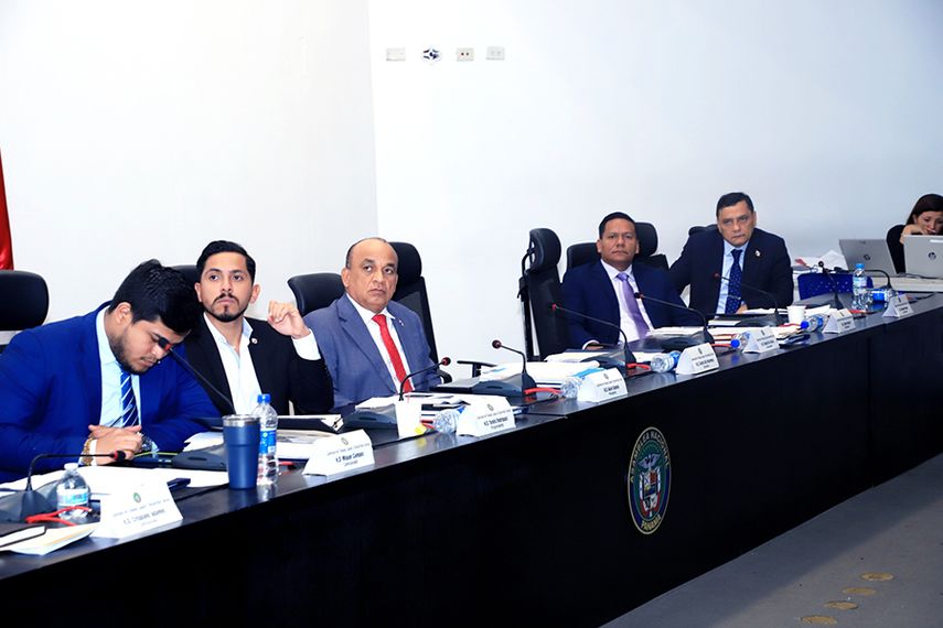 La comisión de la Salud continúa las consultas sobre el proyecto de reformas de la CSS. La comisión de la Salud continúa las consultas sobre el proyecto de reformas de la CSS.