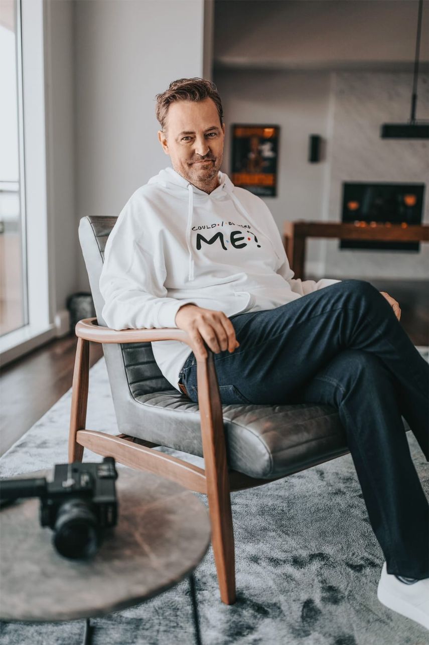 Matthew Perry, uno de los astros de la comedia televisiva "Friends", fue encontrado muerto a los 54 años en su residencia de Los Ángeles el sábado. Matthew Perry, uno de los astros de la comedia televisiva "Friends", fue encontrado muerto a los 54 años en su residencia de Los Ángeles el sábado.