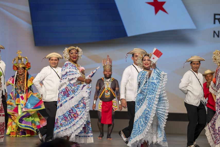 Panamá pone en relieve sus raíces indígenas en su Día Nacional en la Expo de Osaka