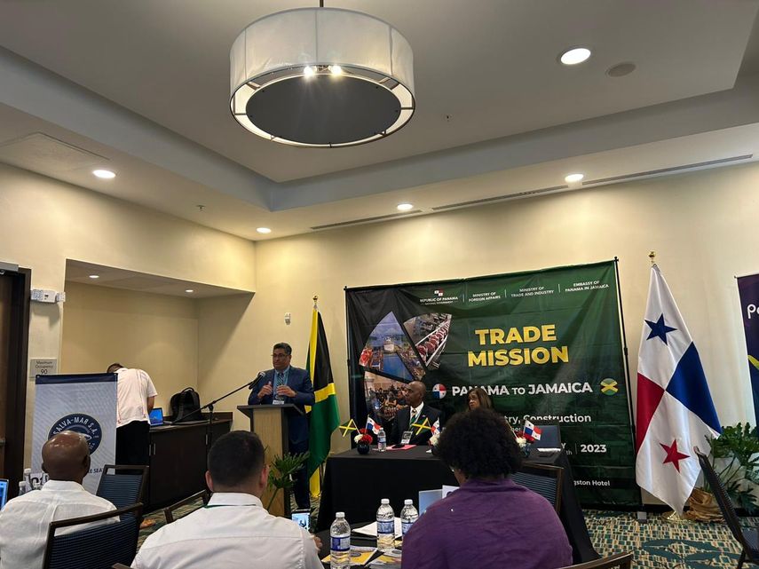 Panamá ofrece a Jamaica propuesta comercial exportable