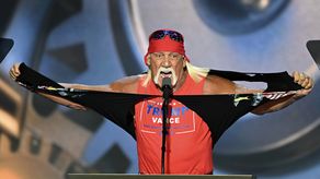 Muere leyenda de la lucha libre Hulk Hogan a los 71 años