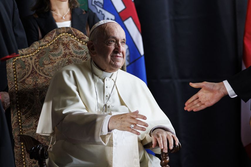 Papa inició en Canadá peregrinación penitencial