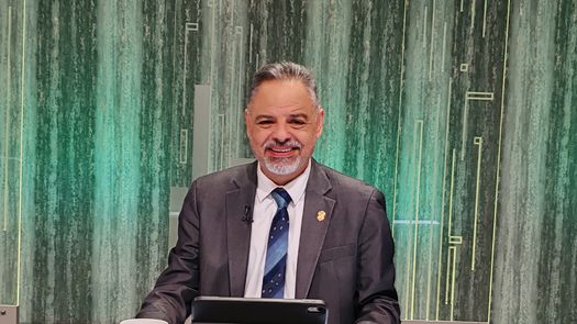 Nuevo proyecto de ley busca limitar uso de celulares en clases, habrá excepciones