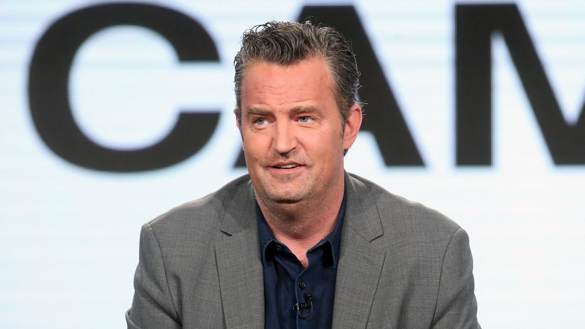 Una traficante apodada La reina de la ketamina, quien suministró la dosis que provocó la muerte del actor de Friends Matthew Perry, fue sentenciada a 15 años de prisión este miércoles en un tribunal de California. Una traficante apodada La reina de la ketamina, quien suministró la dosis que provocó la muerte del actor de Friends Matthew Perry, fue sentenciada a 15 años de prisión este miércoles en un tribunal de California.