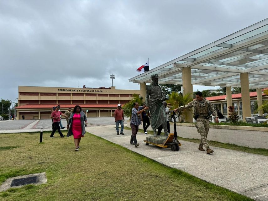 Colón volverá a lucir la escultura de Simón Bolívar tras años resguardada en depósito
