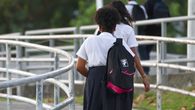 Al menos dos casos de suicidio de adolescentes se han registrado este año en Panamá y se cree que están vinculados con el acoso escolar. El país intenta reaccionar y se plantea una nueva ley, más integral, para atajar una problemática que crece día a día, según explicó a EFE la activista Irma Ruiz. Al menos dos casos de suicidio de adolescentes se han registrado este año en Panamá y se cree que están vinculados con el acoso escolar. El país intenta reaccionar y se plantea una nueva ley, más integral, para atajar una problemática que crece día a día, según explicó a EFE la activista Irma Ruiz.