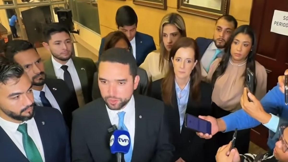 La Coalición VAMOS anunció la desvinculación del diputado Carlos Saldaña como miembro del colectivo y su remoción de la Bancada Independiente en la Asamblea Nacional, tras su voto a favor de la designación del Subcontralor de la República. La Coalición VAMOS anunció la desvinculación del diputado Carlos Saldaña como miembro del colectivo y su remoción de la Bancada Independiente en la Asamblea Nacional, tras su voto a favor de la designación del Subcontralor de la República.