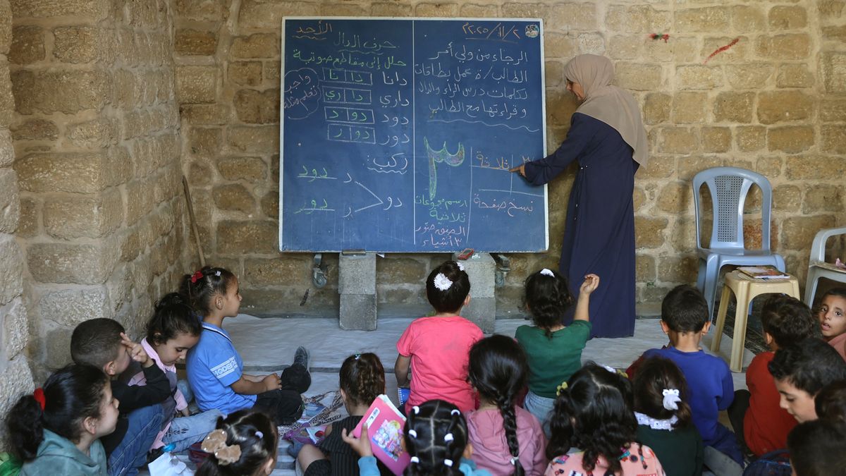 Los niños de Gaza retoman las clases tras dos años de guerra Los niños de Gaza retoman las clases tras dos años de guerra