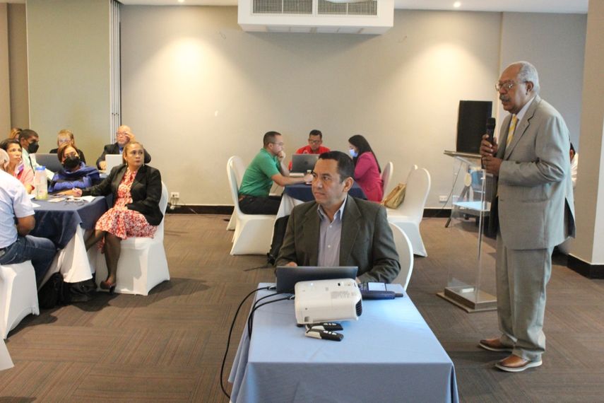 Educaci&oacute;n: Presentan nueva propuesta para evaluar desempe&ntilde;o.
