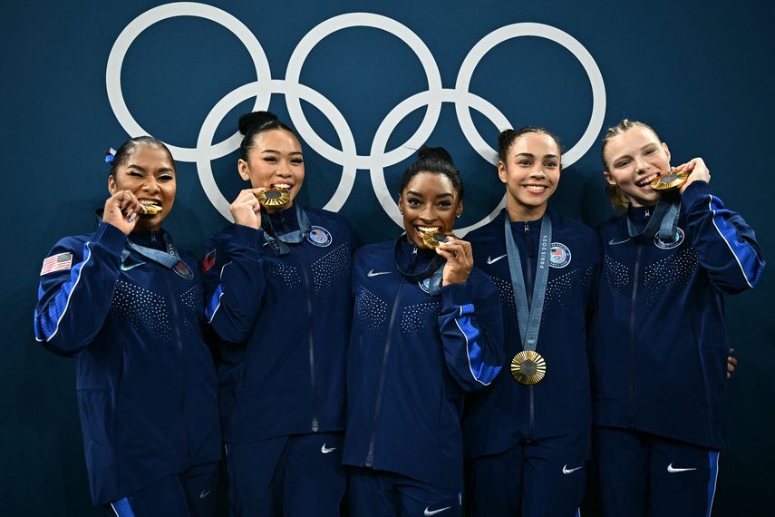 Simone Biles lleva a Estados Unidos al oro en gimnasia