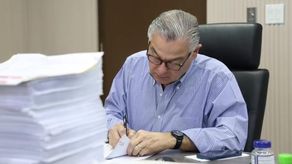 El contralor Anel Flores ha ordenado auditorías contra quienes no han presentados sus informes.