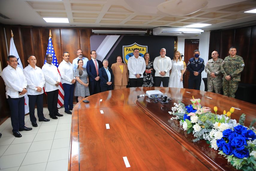 Esta unidad permitirá el intercambio de información entre todas las entidades de seguridad, para contrarrestar las amenazas en las zonas fronterizas de Panamá. Esta unidad permitirá el intercambio de información entre todas las entidades de seguridad, para contrarrestar las amenazas en las zonas fronterizas de Panamá.