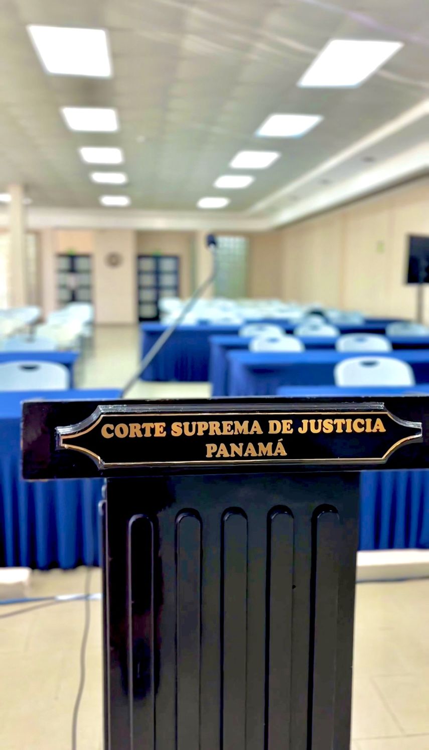 El juicio por el caso de los sobornos de Odebrecht, el mayor escándalo de corrupción en Panamá, entró en su tercera semana con la etapa de práctica de pruebas, con el anuncio de la Fiscalía de la exclusión de cinco testigos brasileños. 
