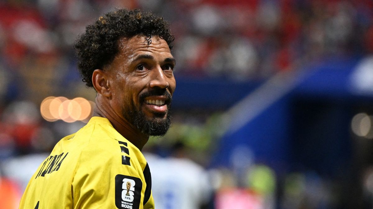 Vozinha podrá usar su apodo en la camiseta de Colo Colo, tras decisión de la ANFP Vozinha podrá usar su apodo en la camiseta de Colo Colo, tras decisión de la ANFP
