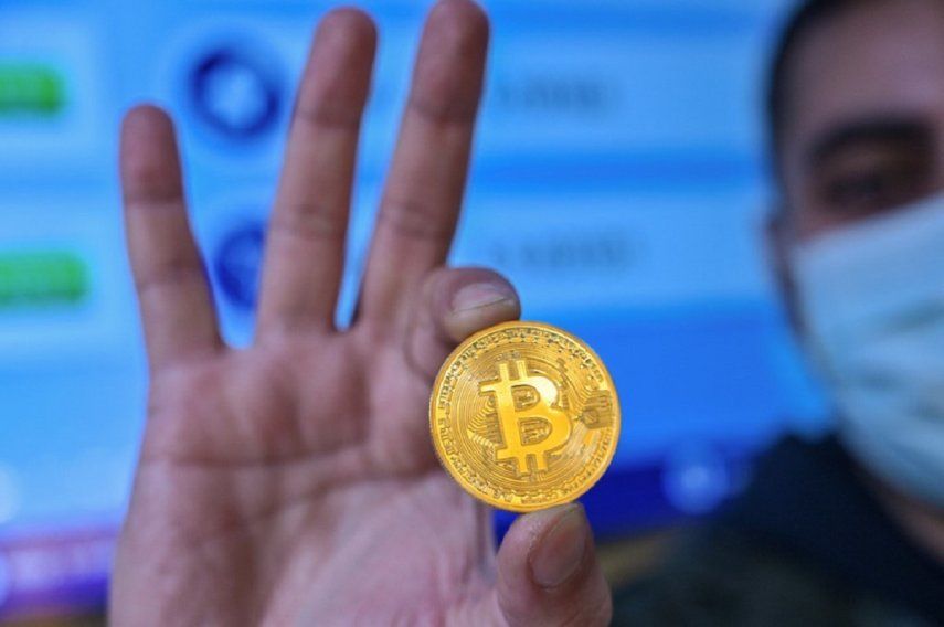 El bitcoin ha subido más de 70% desde junio, cuando se cotizó a 29.000 dólares. AFP