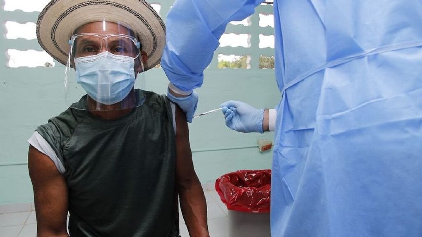 El Ministerio de Salud (Minsa), reiteró a la población la importancia de aplicarse la primera y segunda dosis de refuerzo (tercera y cuarta dosis) contra el COVID-19.