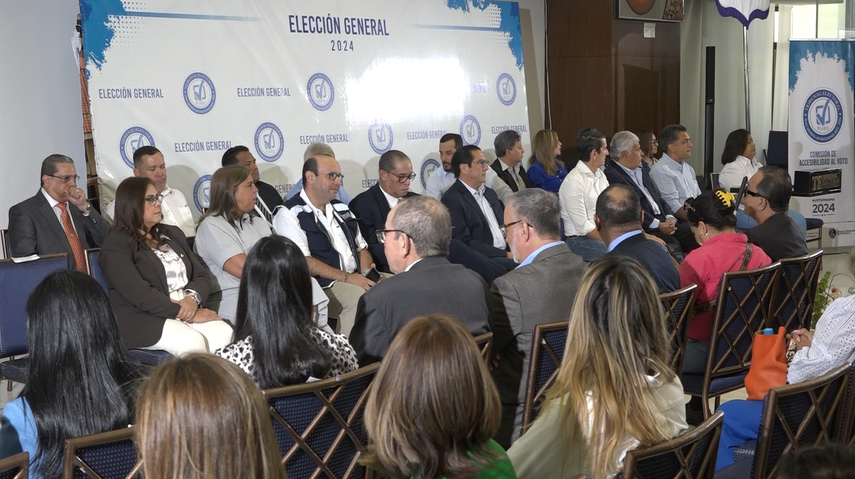 Firman pacto por la inclusión de personas con discapacidad y sus familias