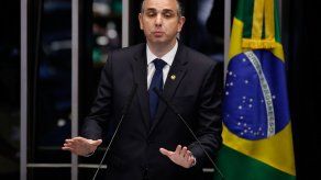 Aliado de Bolsonaro elegido líder del Senado; otro es favorito para la Cámara