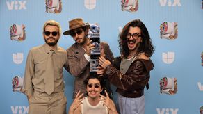 Bad Bunny y Morat arrasan en Premios Juventud