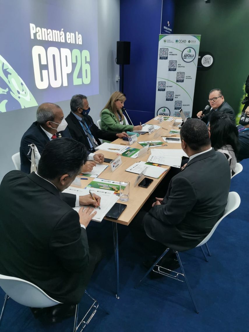 MiAMBIENTE presenta informe de Panamá en la COP 26