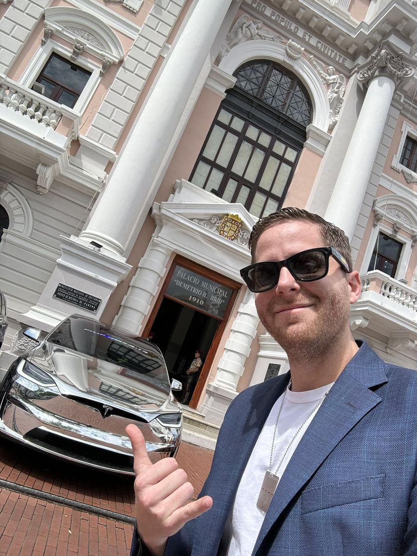 Levantan medida de impedimento de salida del país a Mayer Mizrachi