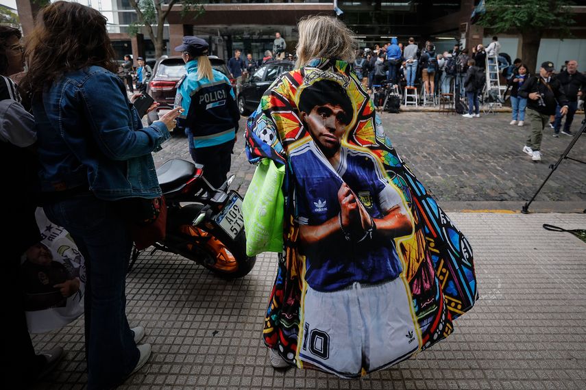 Comienza en Argentina el juicio por la muerte de Diego Armando Maradona