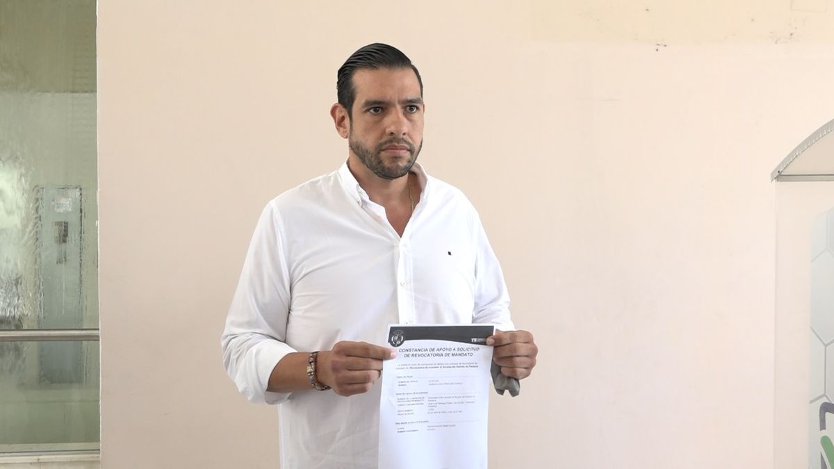 Representante de Don Bosco firma para revocatoria de José Luis Fábrega