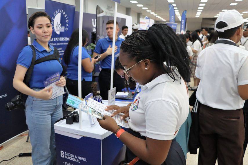 Más de 10 mil estudiantes asisten a Expo-Feria Universitaria del Meduca