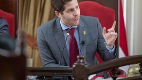 Mizrachi reducirá gasto para desfile y alumbrado 2024 en $1.5 millones