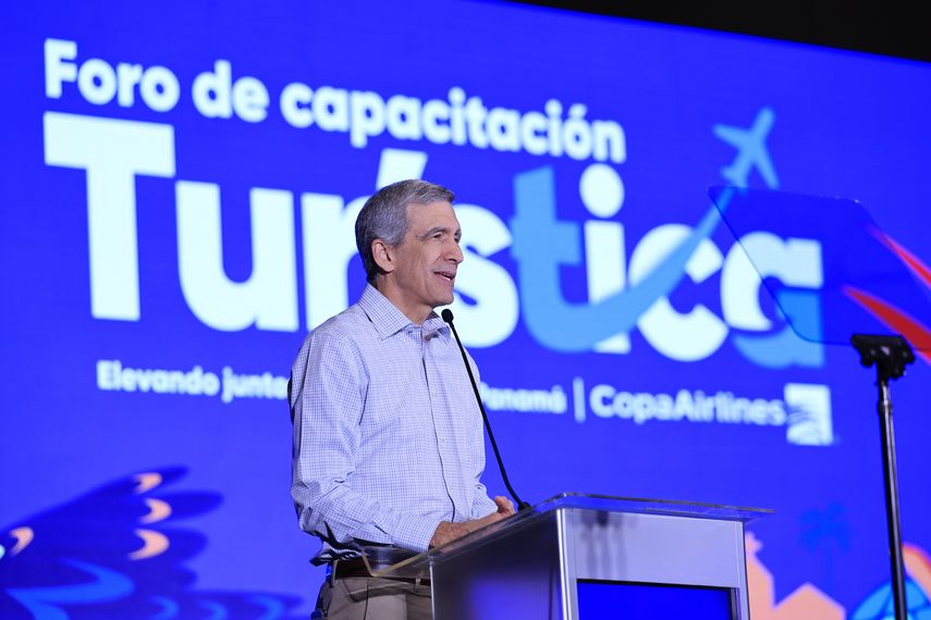 Pequeñas y medianas empresas turoperadoras de Panamá se preguntaron "qué desean los turistas" que arriban al país para brindar un mejor servicio, establecer sus planes de trabajo anuales y así empujar el sector, que este año registró un aumento en el primer semestre. Pequeñas y medianas empresas turoperadoras de Panamá se preguntaron "qué desean los turistas" que arriban al país para brindar un mejor servicio, establecer sus planes de trabajo anuales y así empujar el sector, que este año registró un aumento en el primer semestre.