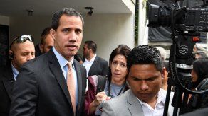 Guaidó viajó a Colombia para reunión con Pompeo