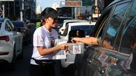 Un grupo de venezolanos residentes en Panamá realizó este martes una jornada de recolección de fondos en una de las principales arterias de la capital panameña, para apoyar a las víctimas de los terremotos que asolaron Venezuela la pasada semana, una iniciativa que esperan ampliar los próximos días con nuevas actividades solidarias. Un grupo de venezolanos residentes en Panamá realizó este martes una jornada de recolección de fondos en una de las principales arterias de la capital panameña, para apoyar a las víctimas de los terremotos que asolaron Venezuela la pasada semana, una iniciativa que esperan ampliar los próximos días con nuevas actividades solidarias.