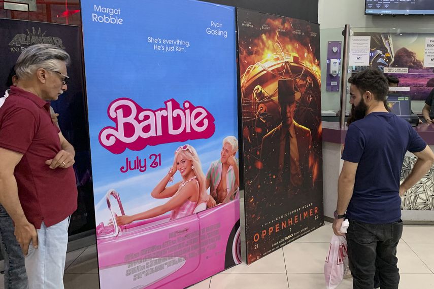 Oppenheimer y Barbie formaron el fenómeno llamado "Barbenheimer" que dominó el verano estadounidense, por estrenarse el mismo fin de semana. Oppenheimer y Barbie formaron el fenómeno llamado "Barbenheimer" que dominó el verano estadounidense, por estrenarse el mismo fin de semana.