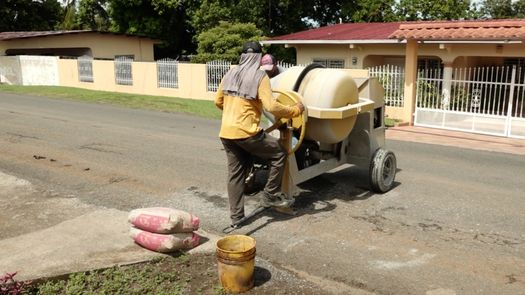 Residentes y transportistas de Las Lomas esperaban que para la temporada seca se hicieran algunos operativos de parcheo por parte del MOP, pero las cuadrillas nunca llegaron.