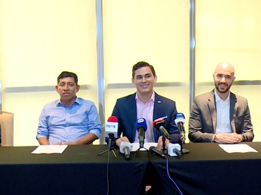 Adán Bejerano presenta renuncia a bancada independiente