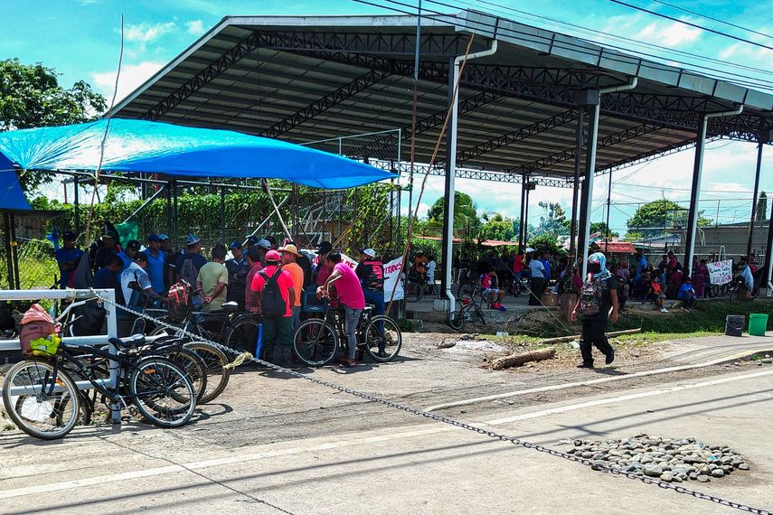 Trabajadores reflexionan sobre los bloqueos en Bocas del Toro. Trabajadores reflexionan sobre los bloqueos en Bocas del Toro.