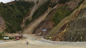 Ecuador declara minería ilegal como amenaza a la seguridad