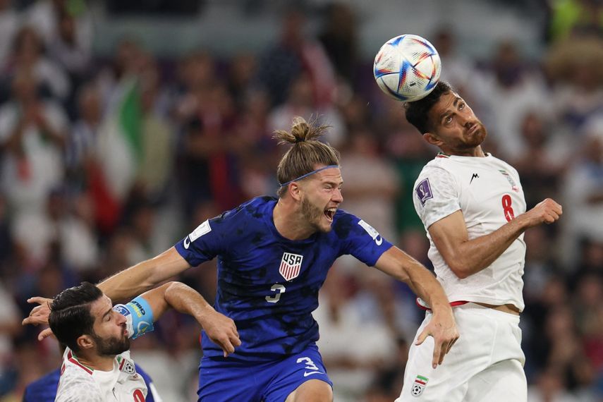 Pulisic libera a Estados Unidos en el tenso duelo con Irán y lo clasifica a octavos del Mundial Qatar 2022