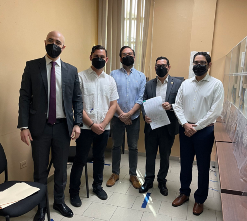 Diputados independientes presentan demanda a Ley Electoral