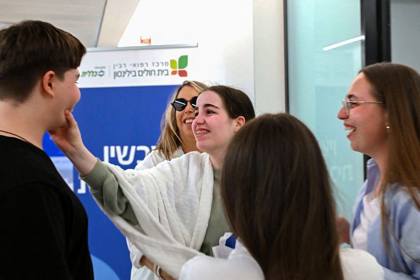 Ocho rehenes isralíes son liberados en Gaza a cambio de 110 presos palestinos