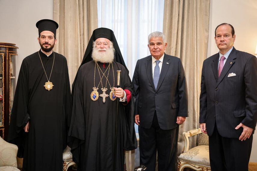 Presidente Mulino es condecorado por el Patriarca Ortodoxo Teodoro II