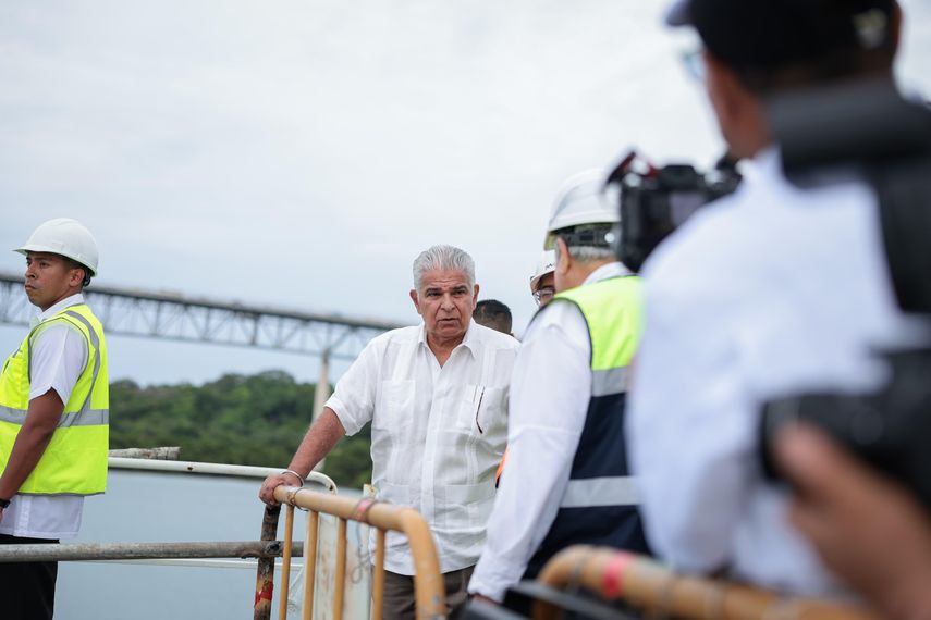 Mulino anuncia denuncia por 1,800 millones de balboas en sobrecostos del cuarto puente