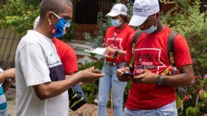 Así se han repartido bolsas de comida y vales físico y digital