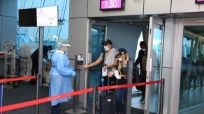 Amplían a 96 horas el tiempo para prueba de PCR de pasajeros que ingresen al país