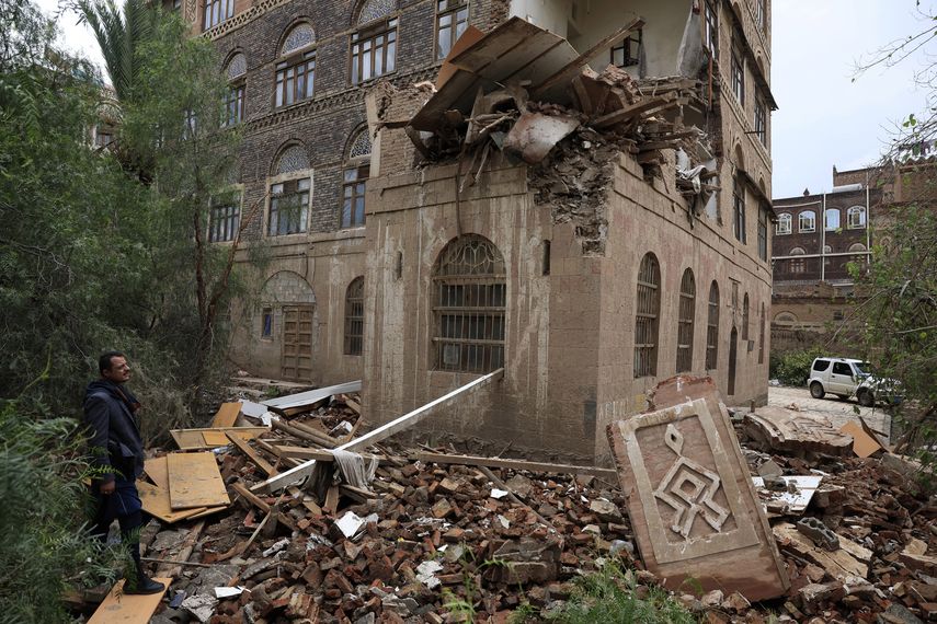 Israel asegura que ha destruido el palacio presidencial de los hutíes en Yemen