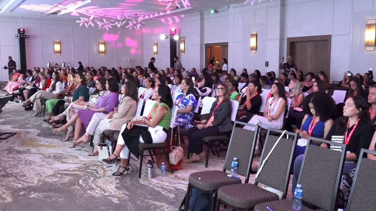 Más de 500 mujeres participan de Ella Invierte Summit 2025