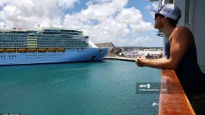 La tortura psicológica de los tripulantes de los cruceros varados en altamar